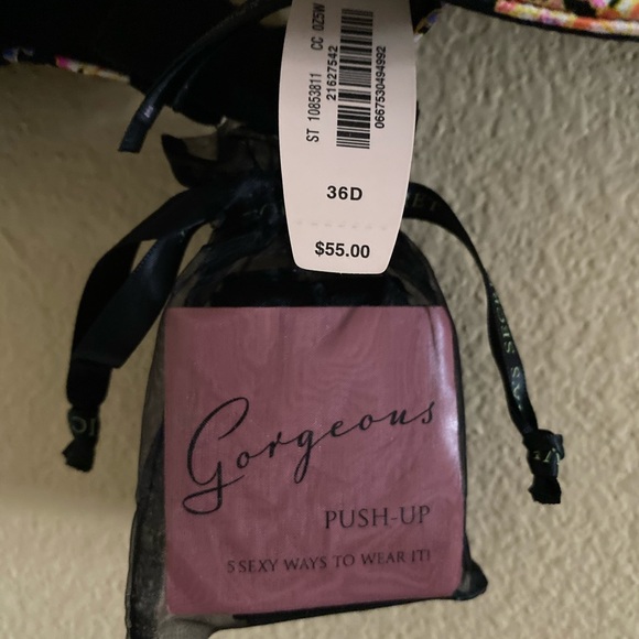 NWT Victoria’s Secret Floral Lace w/ Pearls Bra - Picture 2 of 2